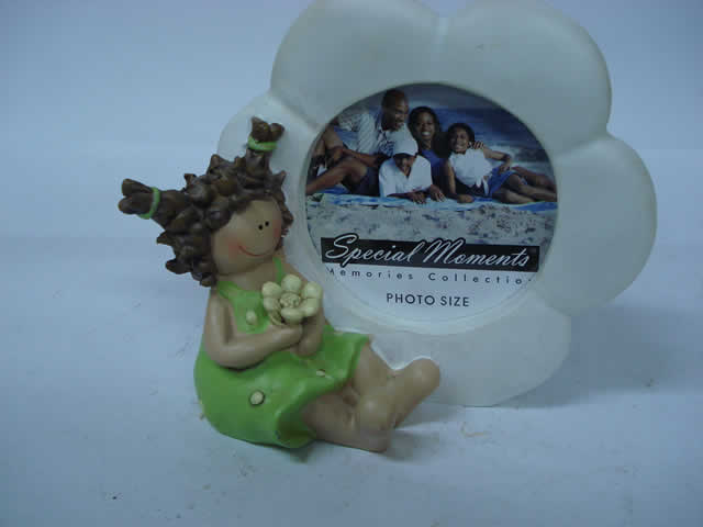 RESINA DECORACION COLECCION PORTA RETRATO CON MUÑECA Y MUÑECO