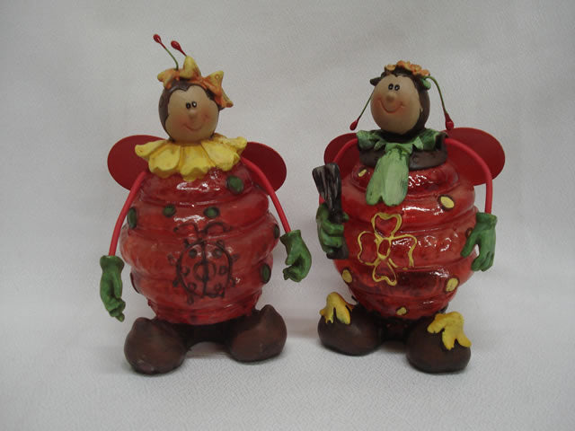 RESINA DECORACION COLECCION MUÑECA Y MUÑECO EN LA GRANJA