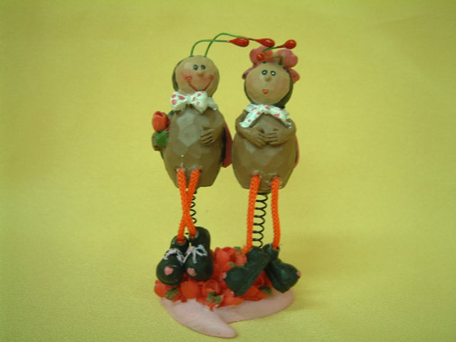 RESINA DECORACION COLECCION MUÑECA Y MUÑECO EN LA GRANJA